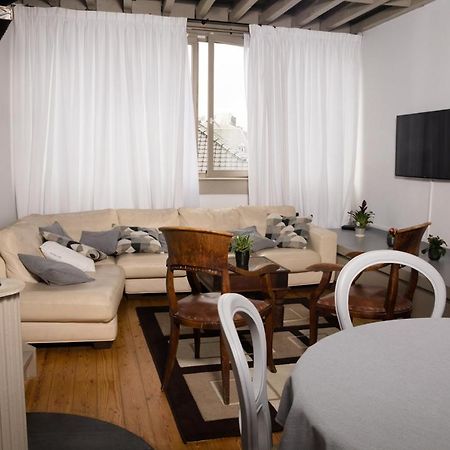 Duplex Dernier Etage Avec Terasse A Deux Pas De La Grand Place Брюссель Экстерьер фото