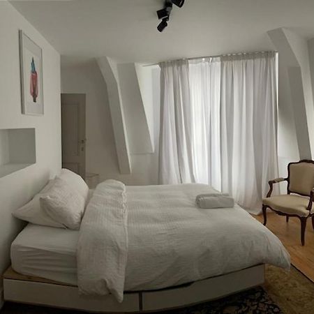 Duplex Dernier Etage Avec Terasse A Deux Pas De La Grand Place Брюссель Экстерьер фото