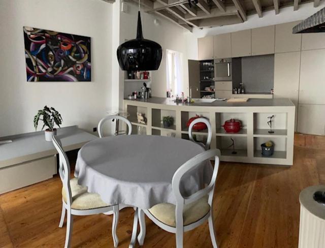 Duplex Dernier Etage Avec Terasse A Deux Pas De La Grand Place Брюссель Экстерьер фото